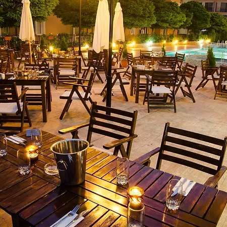 Hotel Tropics