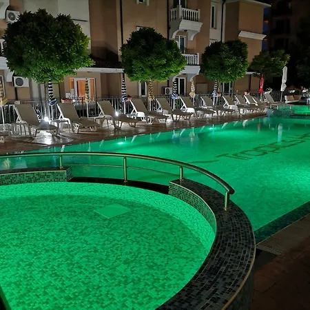 Hotel Tropics