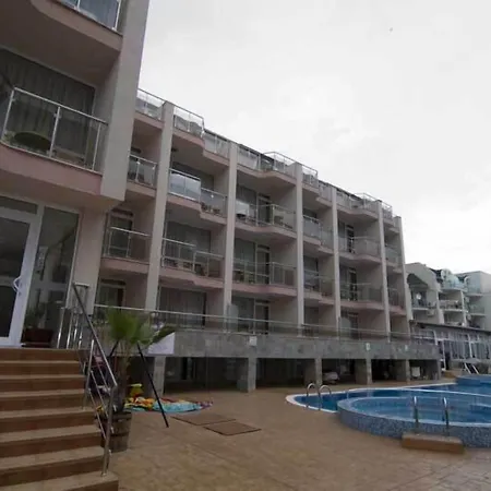 Hotel Tropics